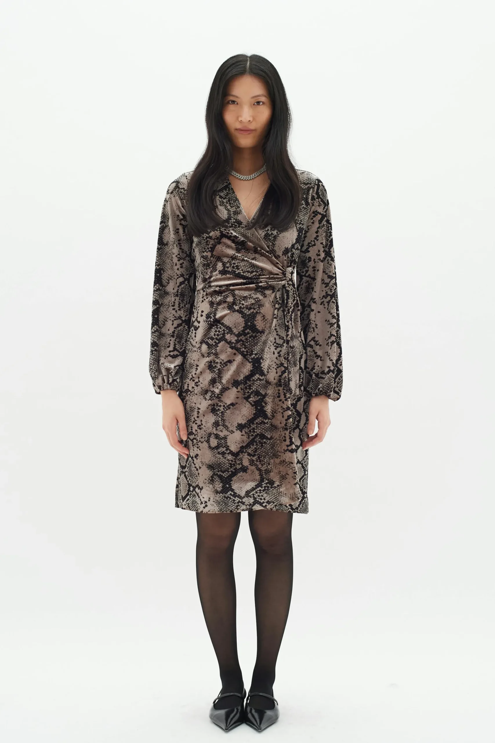 InWear BrynnIW Goriel velur Wrap Kjole* Kjoler